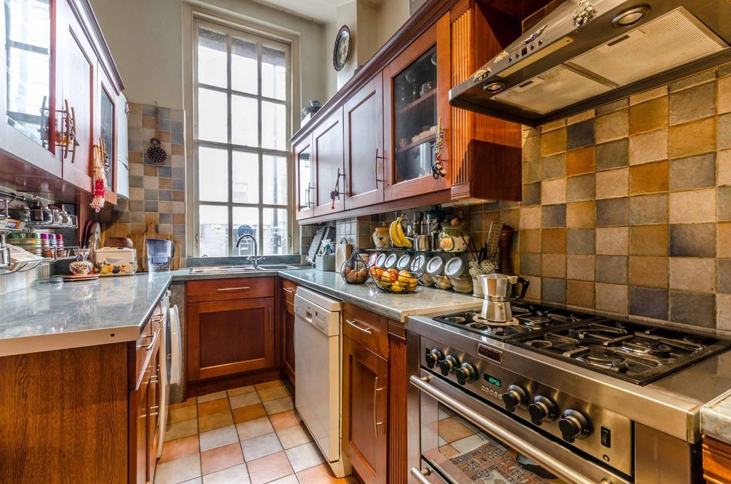 Property photo 1 of 4