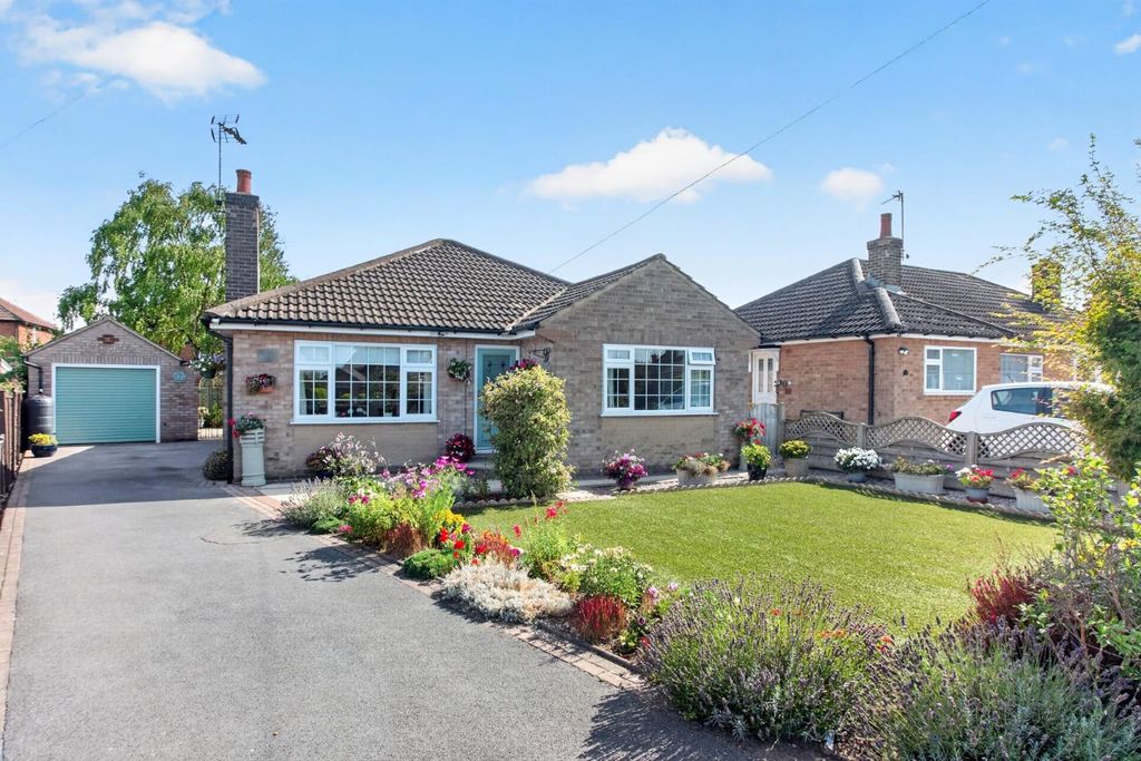 Property photo 1 of 17 22Redhillclose-28.Jpg