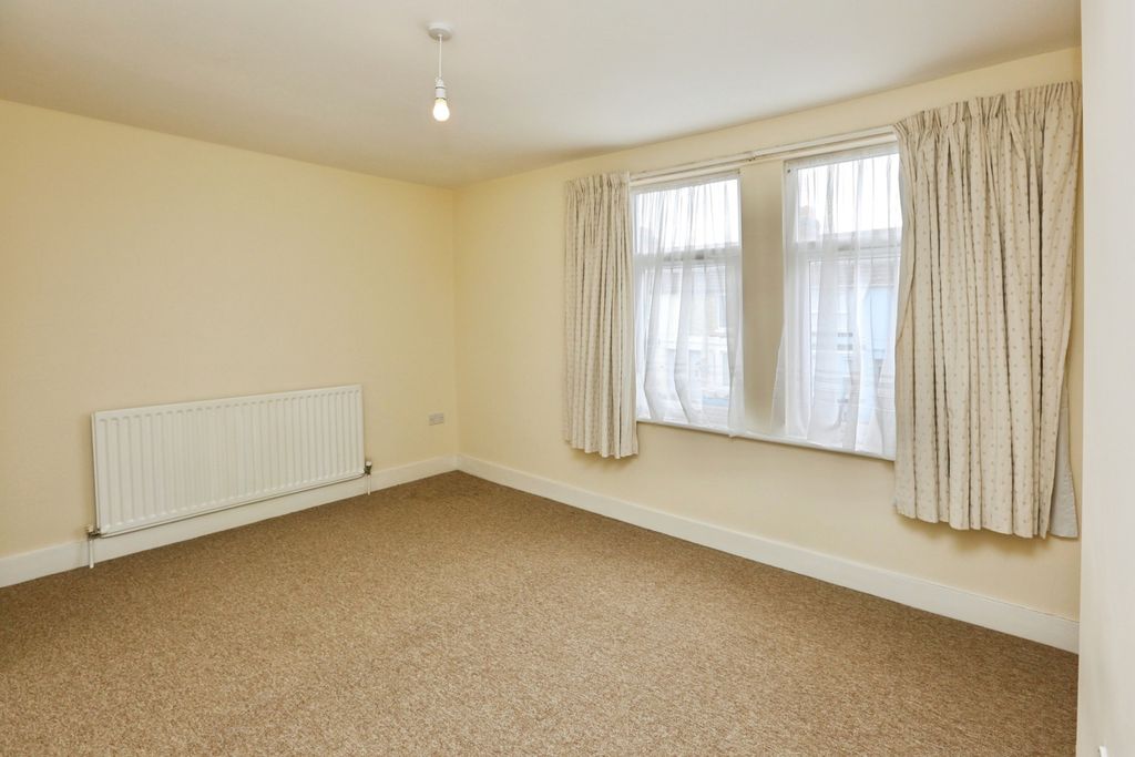 Property photo 2 of 17 Photo