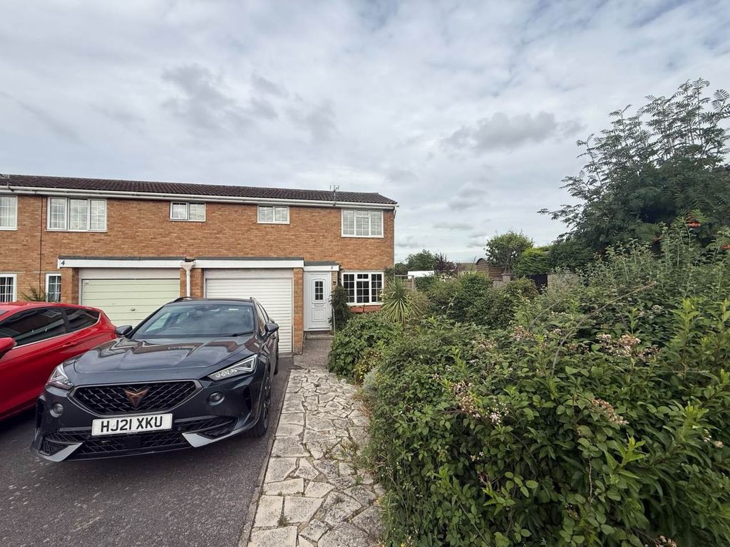 Property photo 2 of 10 External