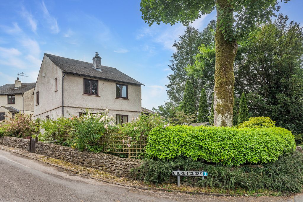 Property photo 1 of 35