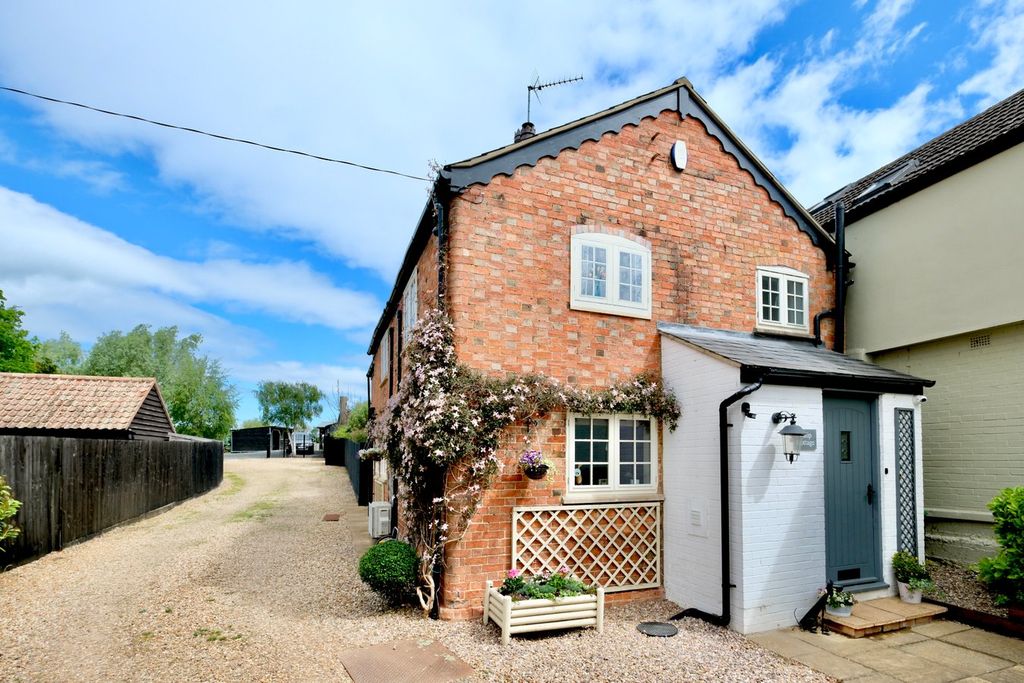 Property photo 1 of 27