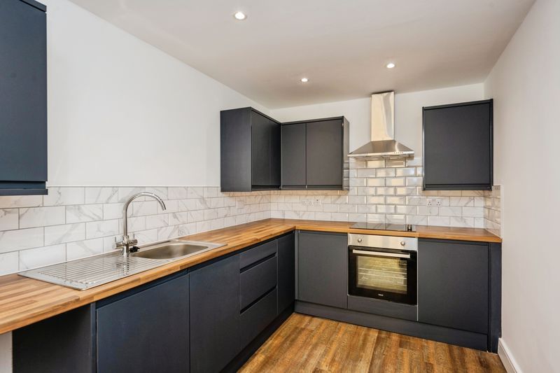 Property photo 3 of 11 Photo 4