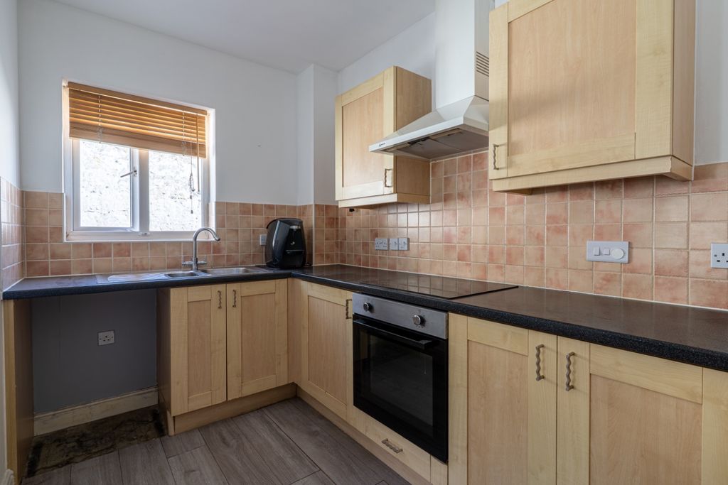 Property photo 2 of 10 5701612
