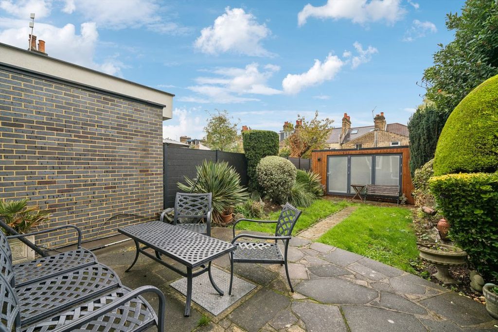 Property photo 3 of 7