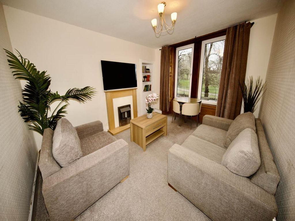 Property photo 1 of 11 7 1-1 Living