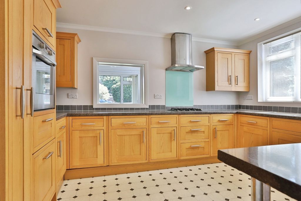 Property photo 3 of 17 Pbox-Img.Jpg