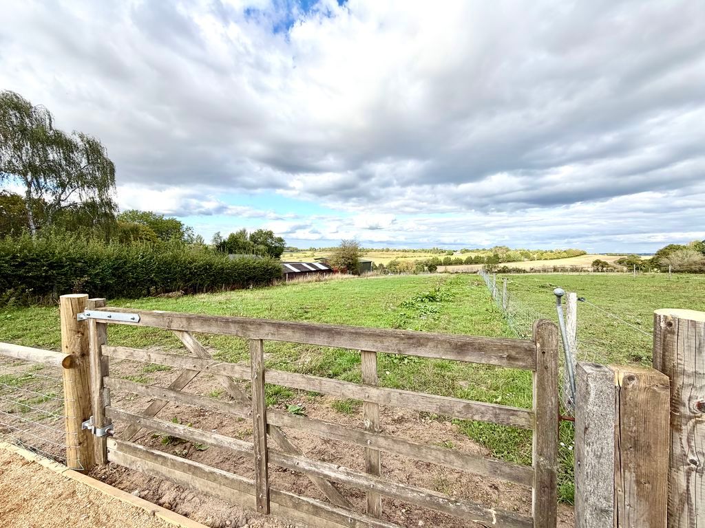 Property photo 3 of 35 Paddock