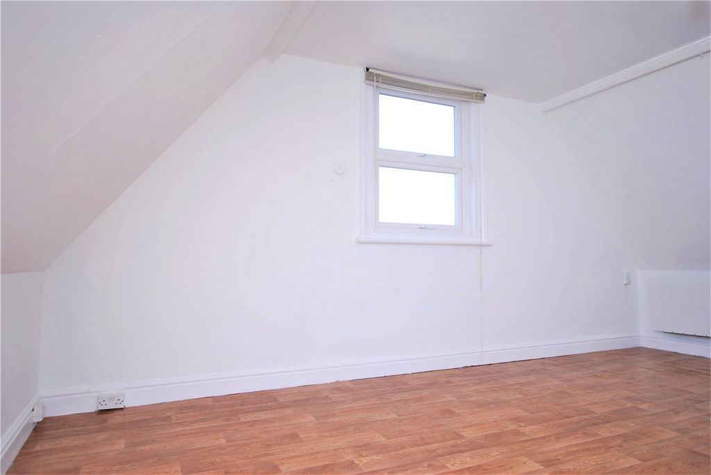 Property photo 3 of 6 Picture No. 11