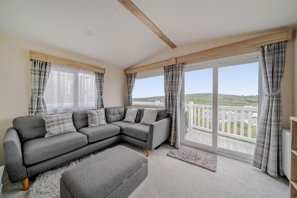 Property photo 3 of 29 1382299-8-691c4E35bae44.Jpg