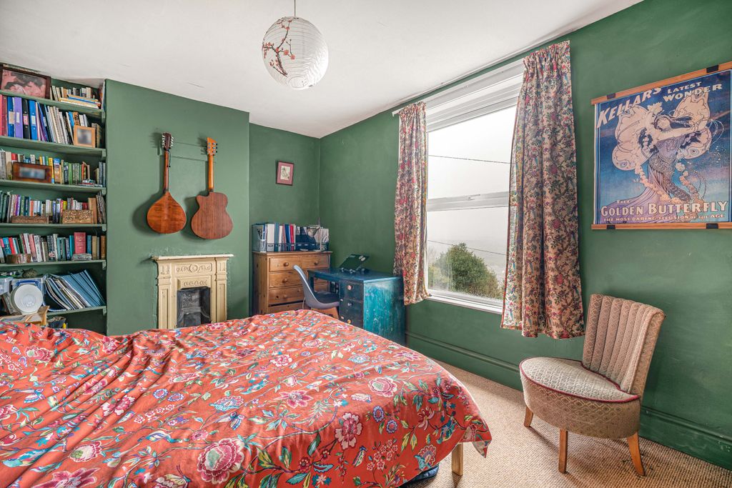 Property photo 3 of 21 Principle Bedroom
