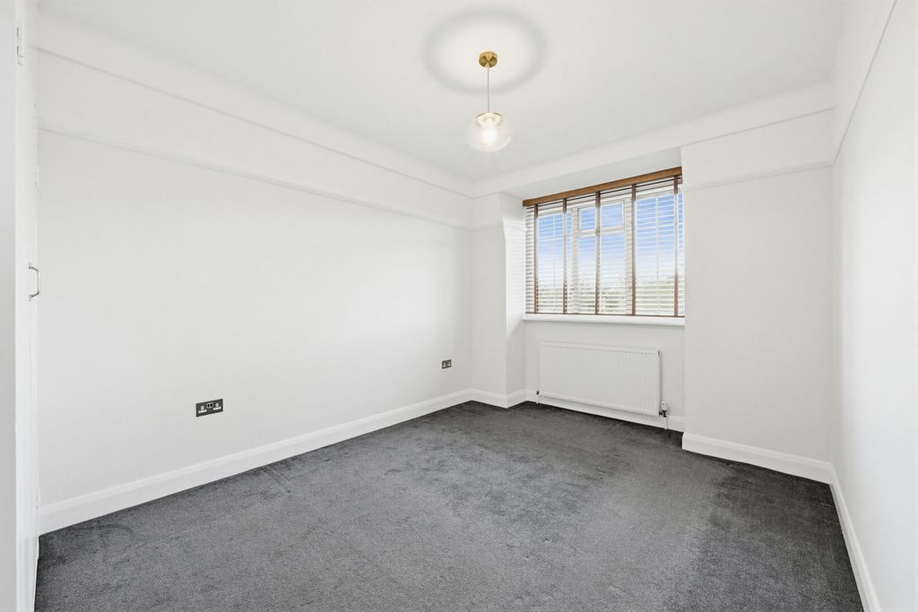 Property photo 3 of 7 Image