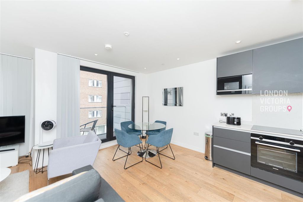 Property photo 2 of 14 1-1865.Jpg
