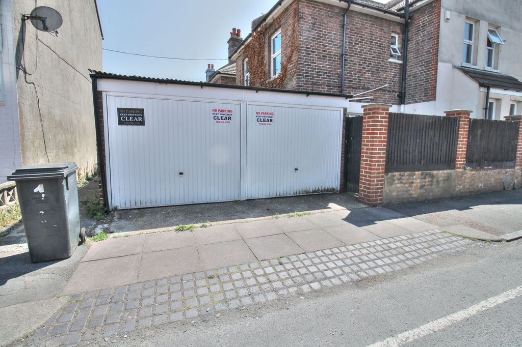 Property photo 2 of 2
