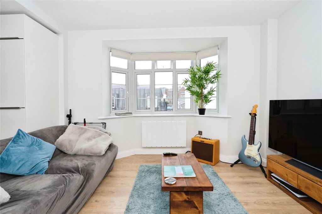 Property photo 2 of 16 Picture No. 28