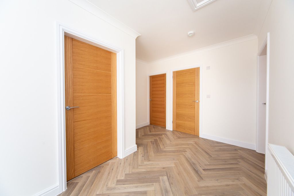 Property photo 3 of 26