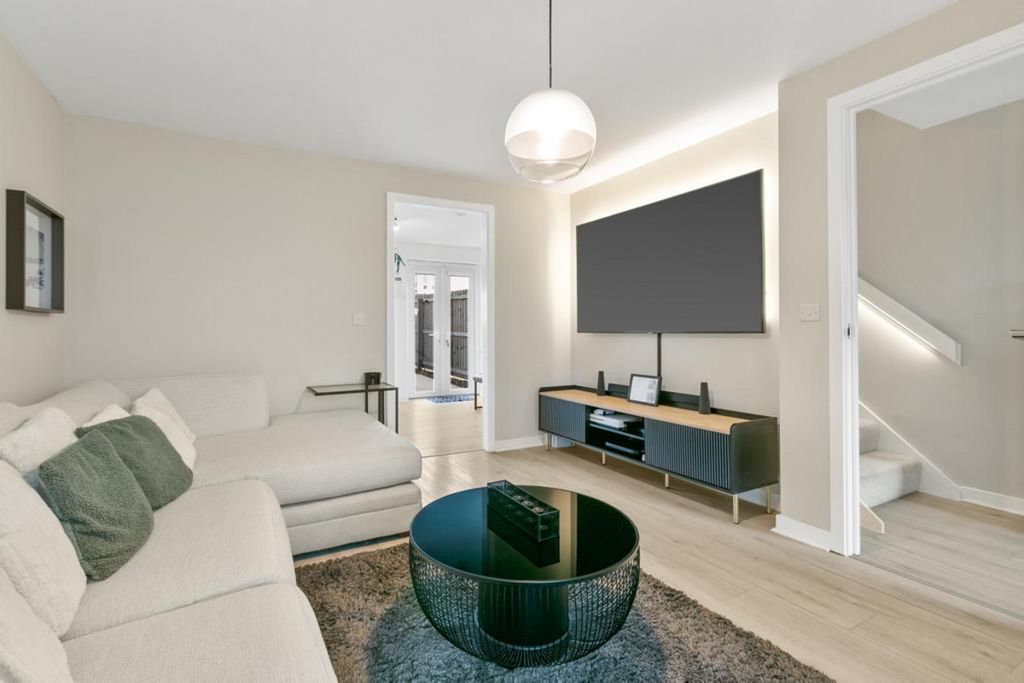 Property photo 3 of 23