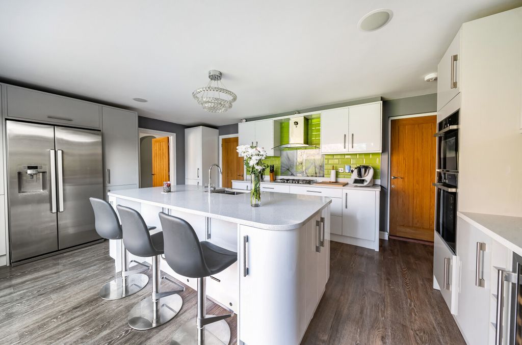 Property photo 3 of 15 1421802-14-69A5A4...