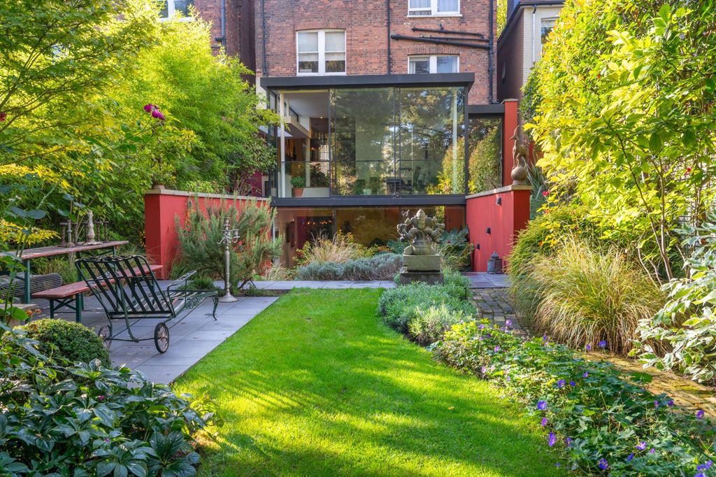 Property photo 1 of 33