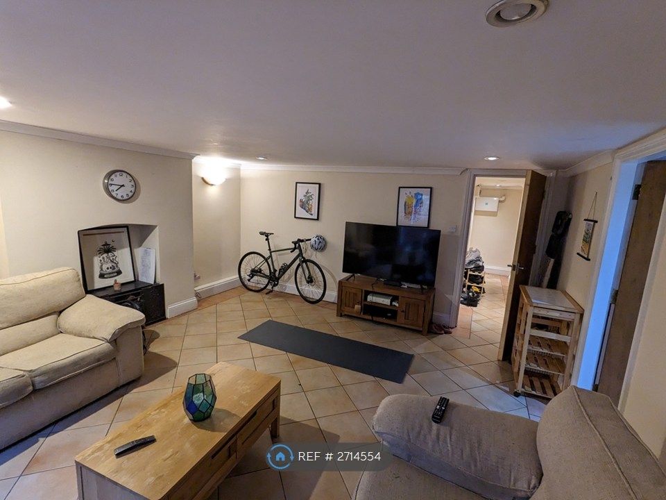 Property photo 2 of 10 Lounge