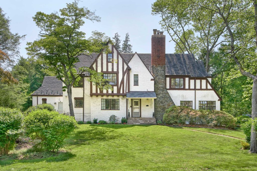 Property photo 1 of 26