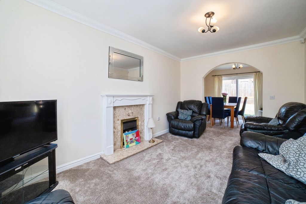 Property photo 3 of 19 Pbox-Img.Jpg