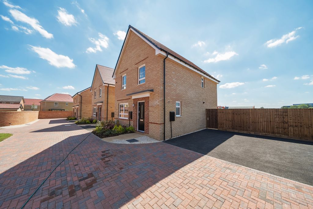 Property photo 2 of 19 Front