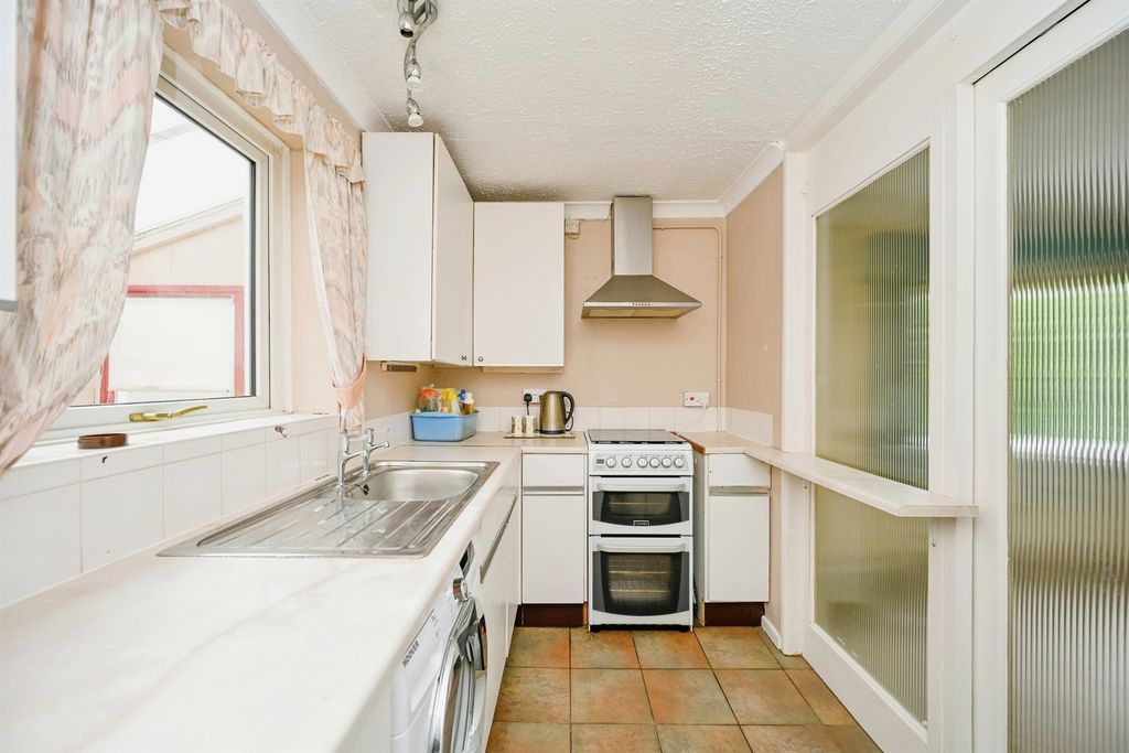 Property photo 2 of 17