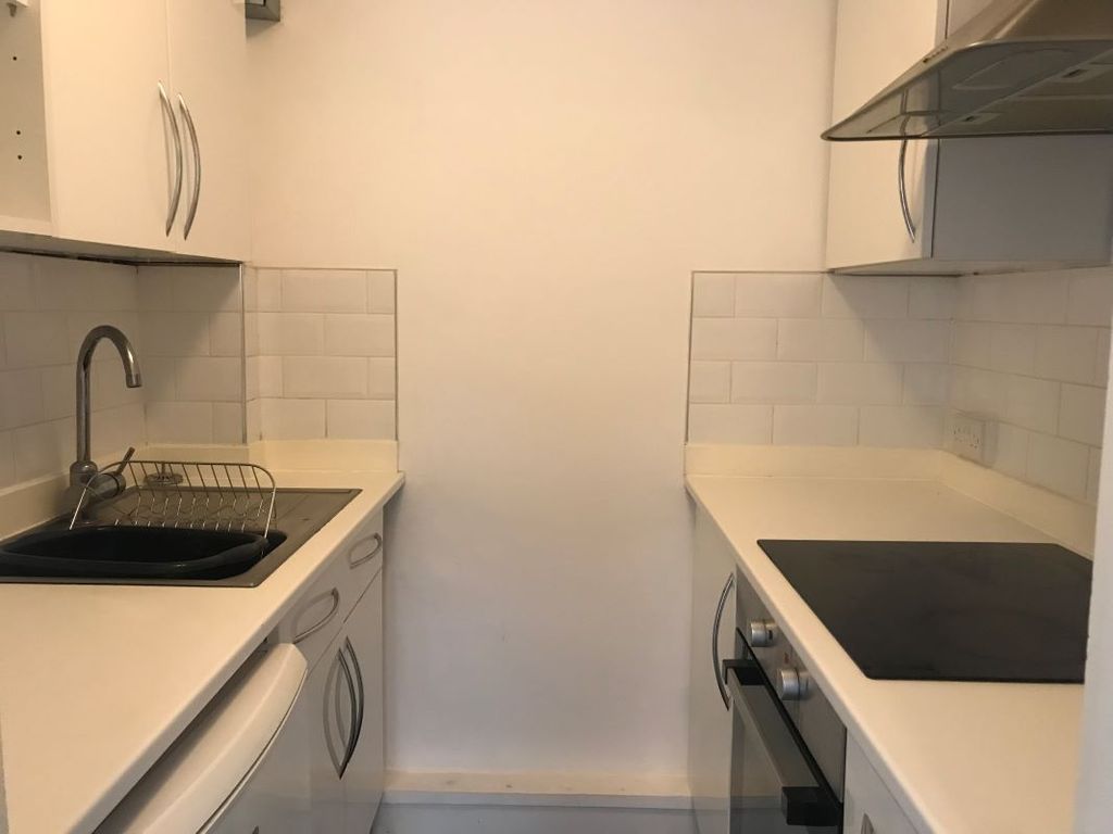 Property photo 2 of 10 003