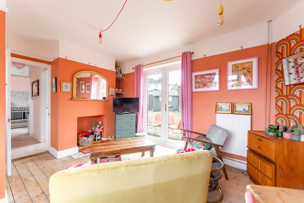 Property photo 3 of 17