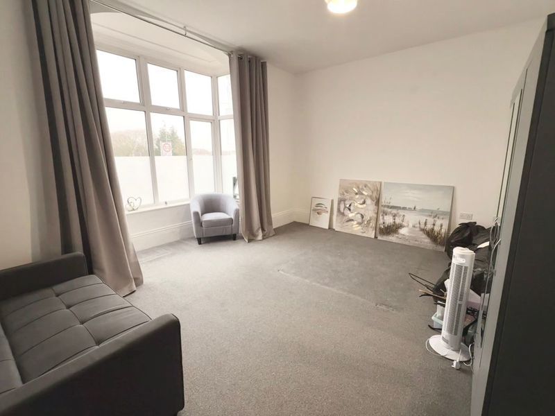 Property photo 2 of 9 Lounge