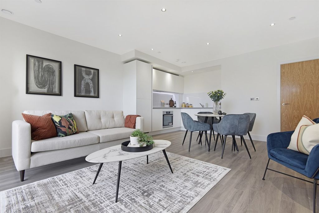 Property photo 1 of 27 (Main)