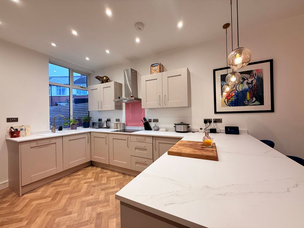 Property photo 1 of 12 Image