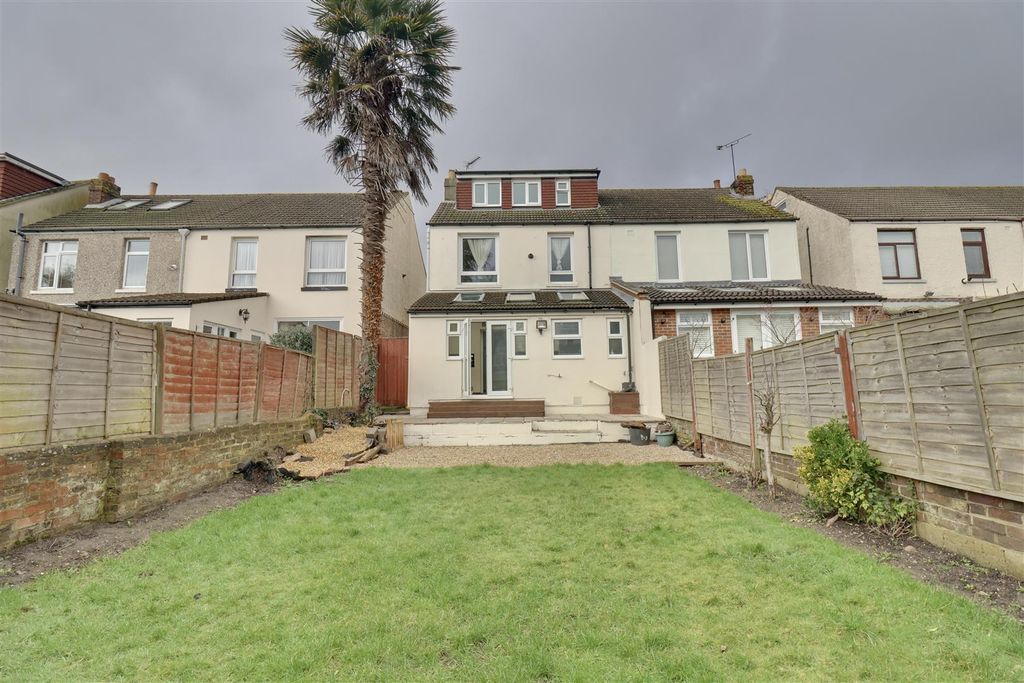 Property photo 2 of 16 3A002C99-E495-4A1A-8760-2C41521176E2_1_201_A.Jpeg