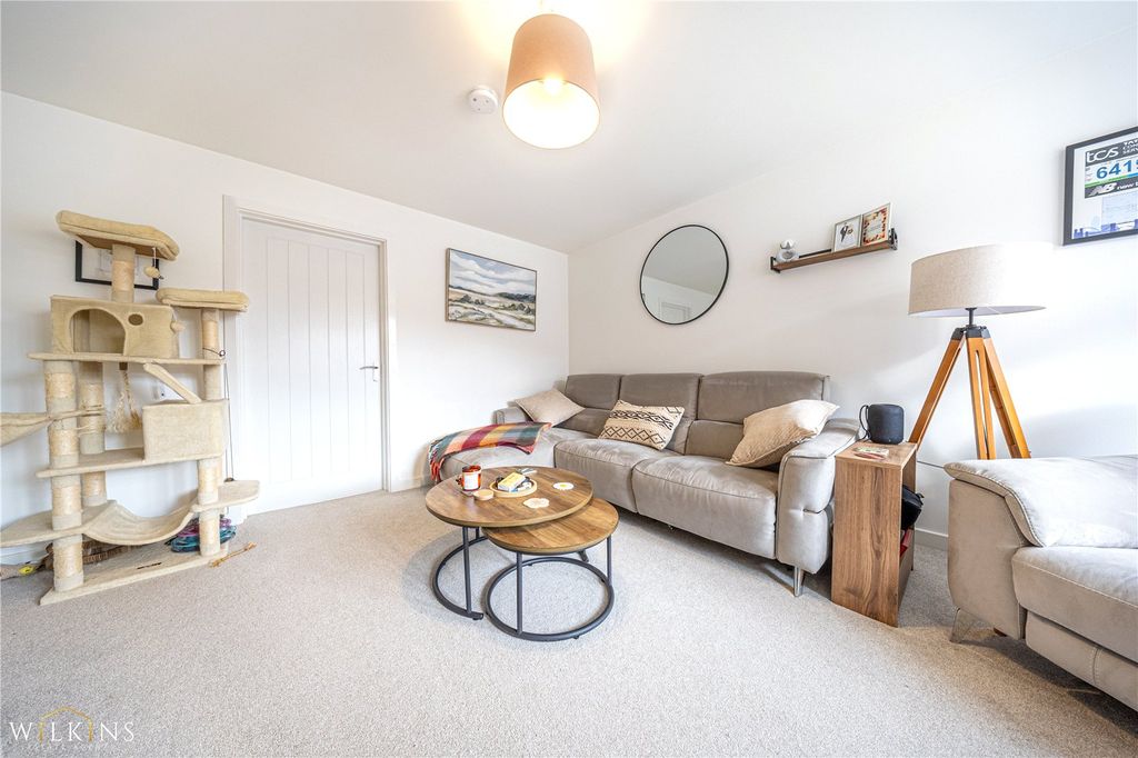 Property photo 2 of 33 Picture No. 03