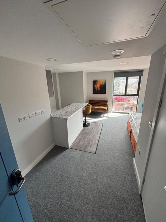 Property photo 3 of 5