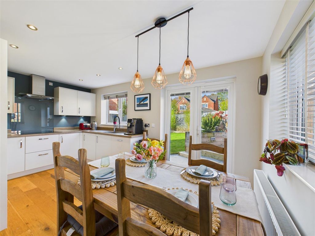 Property photo 2 of 22 Kitchen/Diner