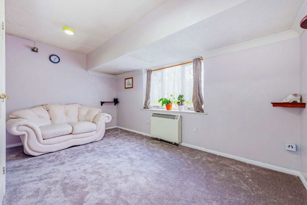 Property photo 2 of 5