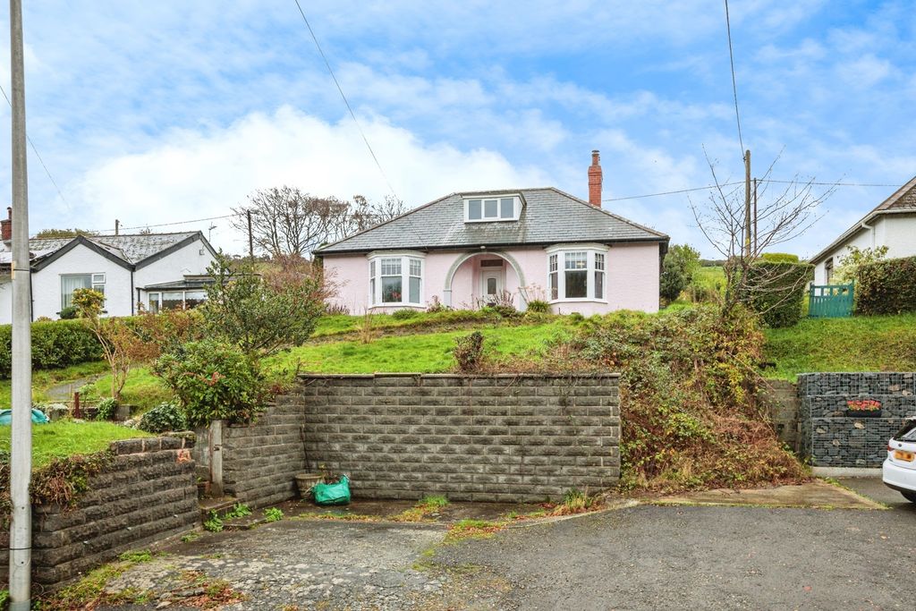 Property photo 2 of 17 Photo