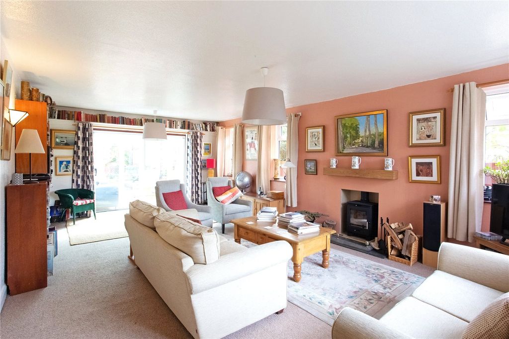 Property photo 2 of 11 Sitting Room