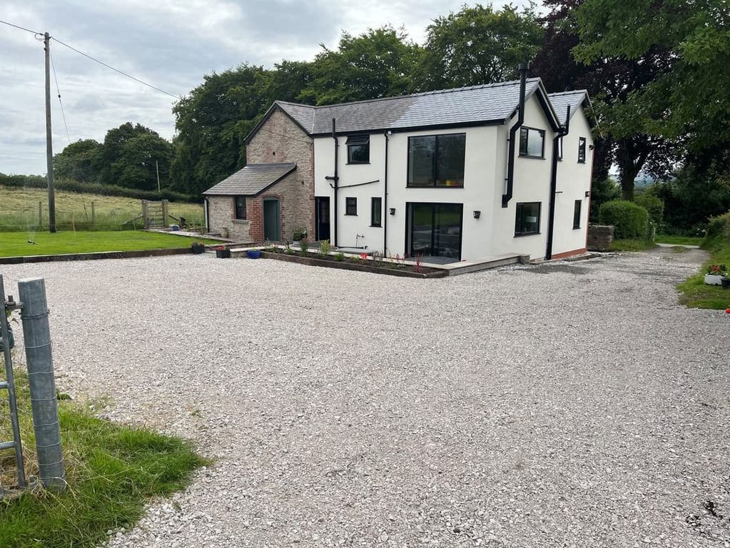 Property photo 2 of 39