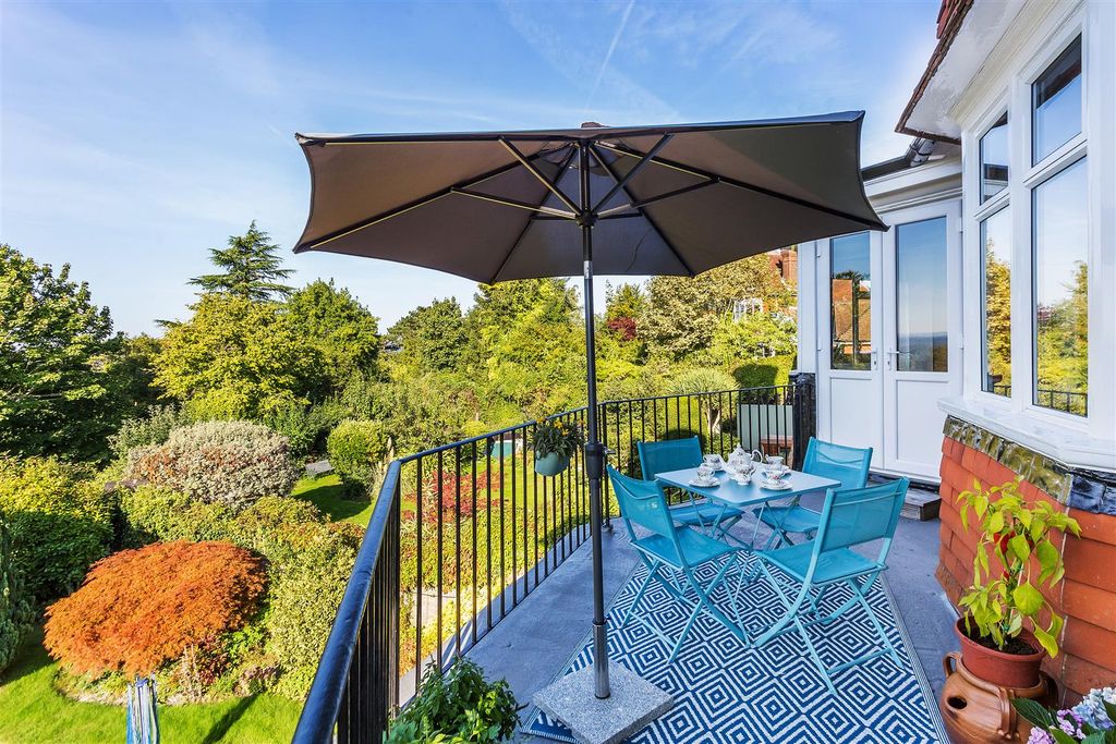 Additional image 29 of 3 bed flat to rent23 Warwicks Bench, Guildford, Surrey GU1