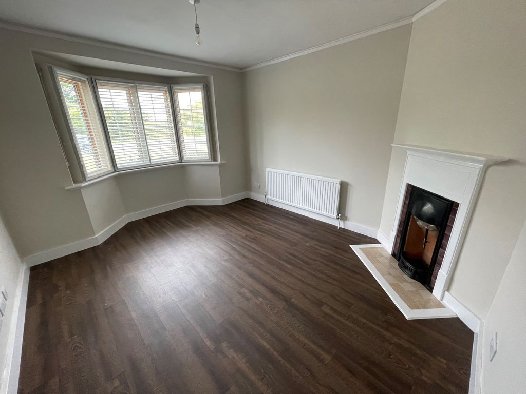 Property photo 2 of 15 Lounge