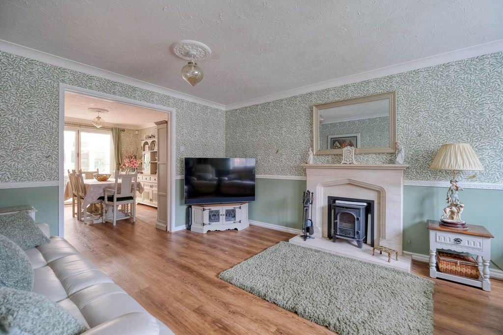 Property photo 2 of 23