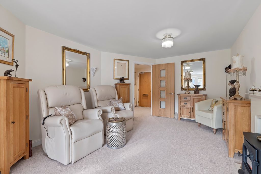 Property photo 3 of 17 Picture 3