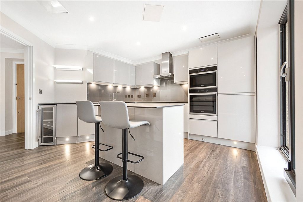 Property photo 2 of 13 Picture No. 29