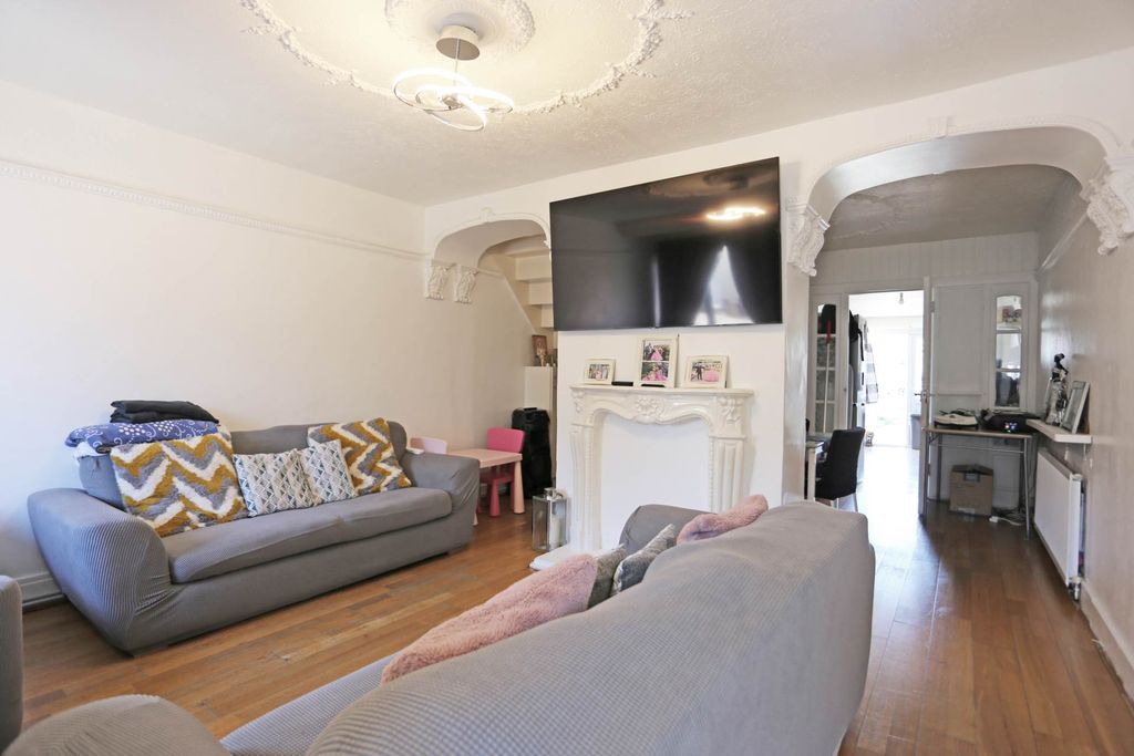 Property photo 2 of 13