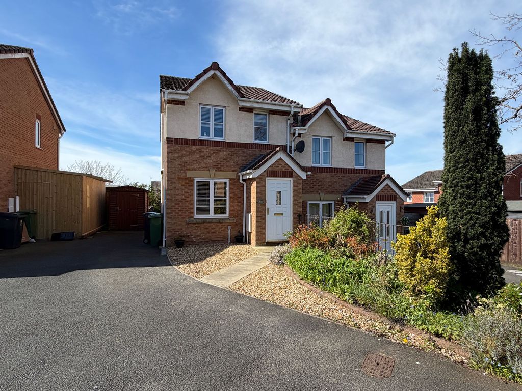 Property photo 1 of 11 Valley Drive