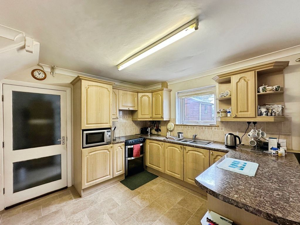 Property photo 2 of 19 Photo 14