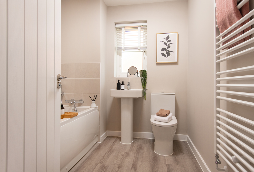 Property photo 3 of 8 Pear-Bathroom
